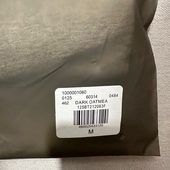 NWT Essentials Fear of God T-Shirt - size M - Picture 9 of 9